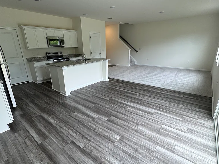 181 Snowdrop Ave — Photo 4