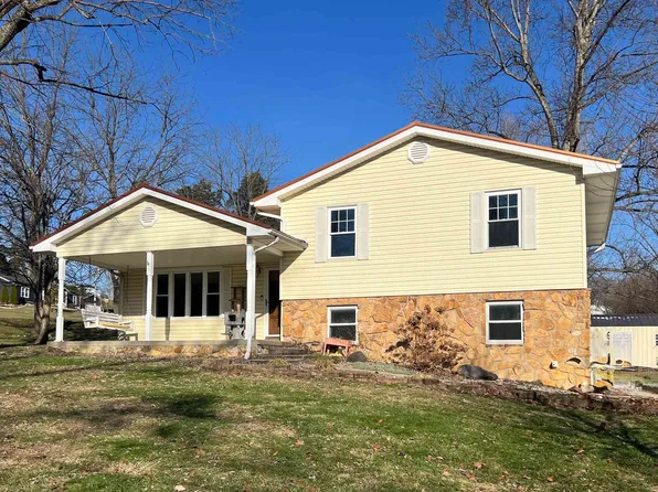 1026 E Indian Trail Rd, Paoli, IN 47454