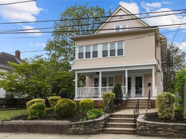 61 Grace St, Cranston, RI 02910