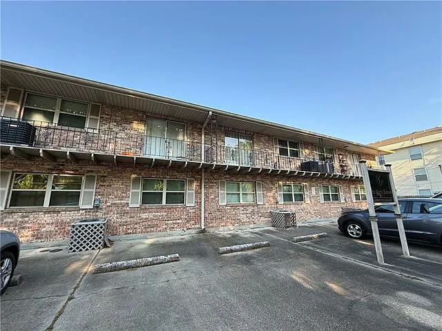 812 Martin Behrman Ave #A — Photo 12