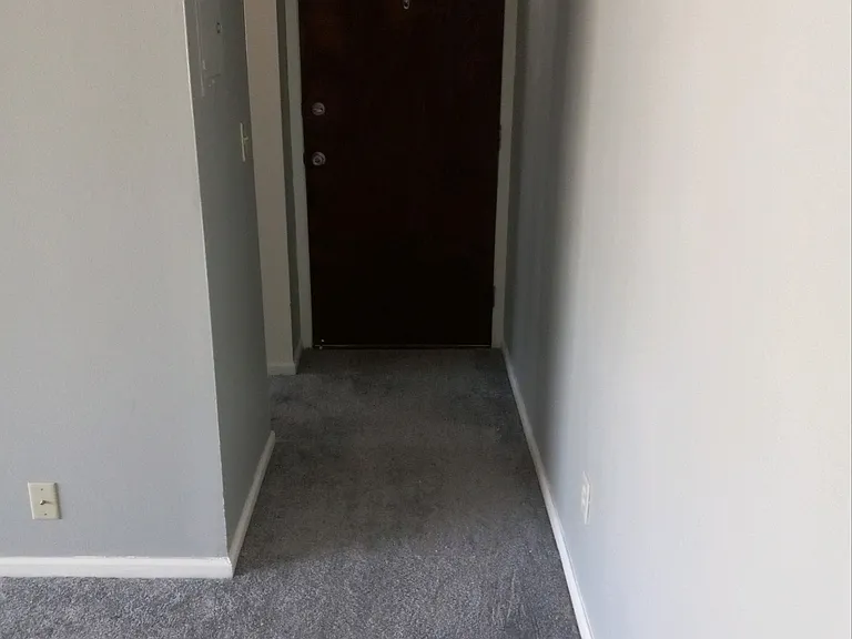 1 Colonial Rd #121 — Photo 3