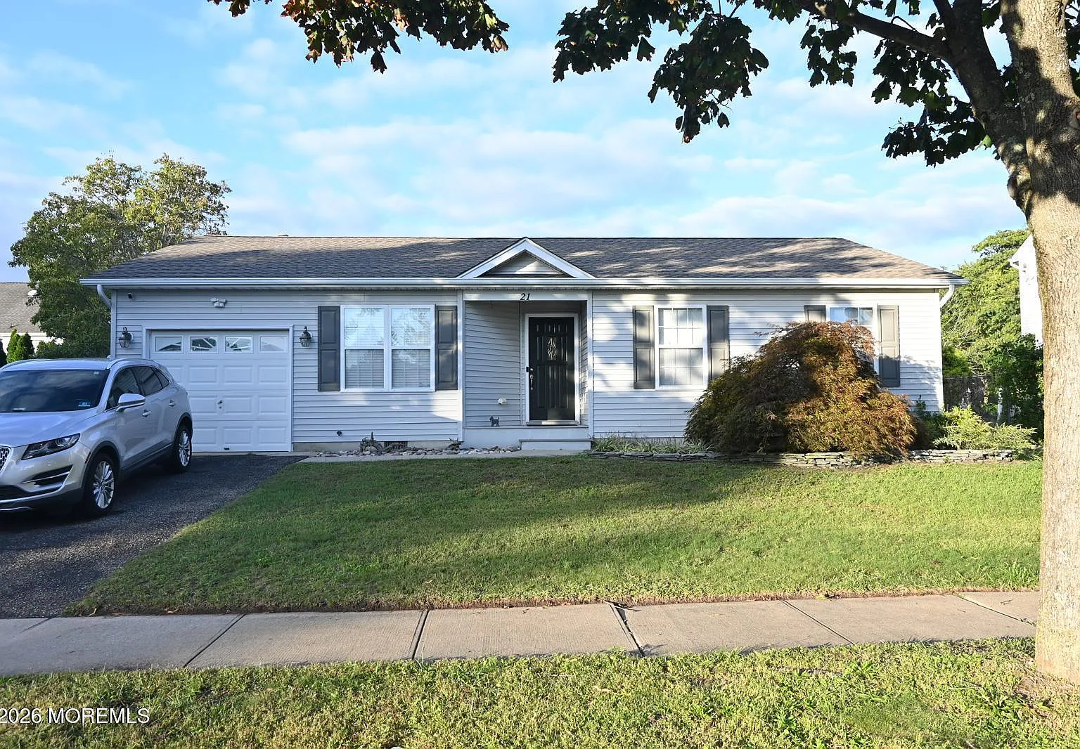 3 bed, 1200 sqft, $3,000 — Photo 1
