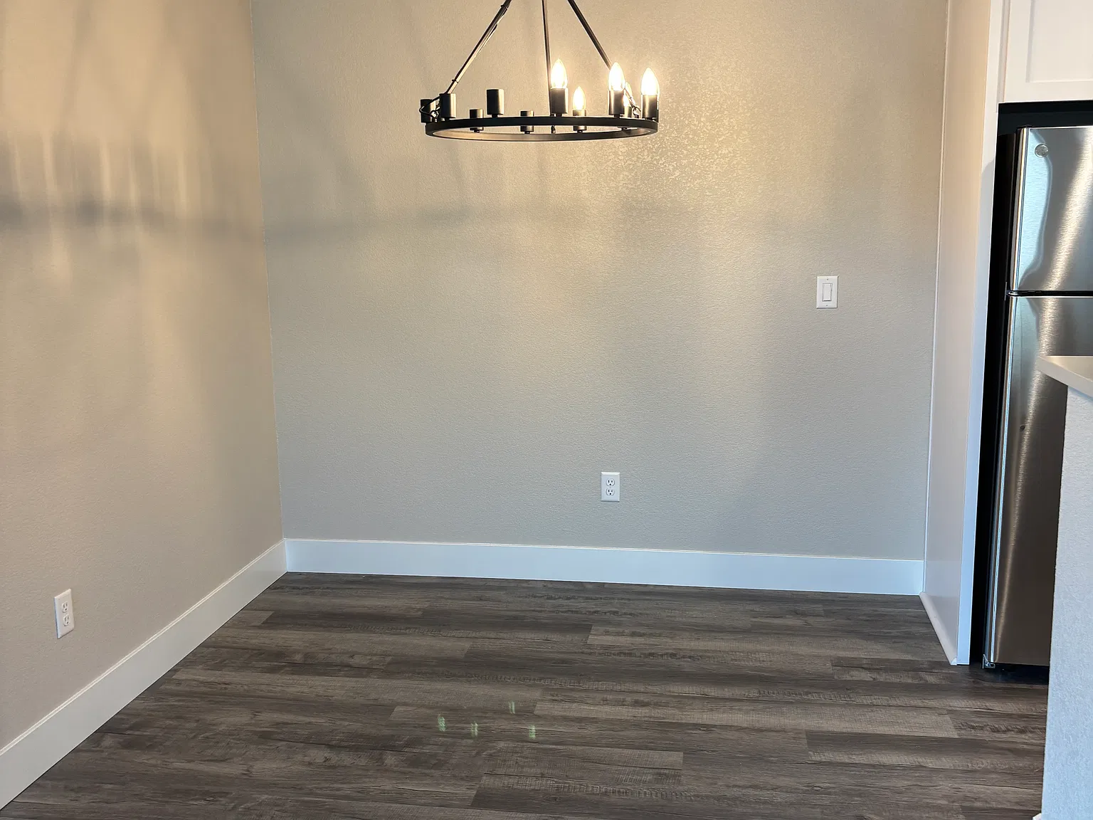 2 bed, 946 sqft, $2,395 — Photo 2