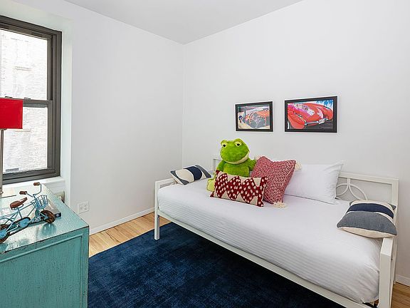5th image of 250 W 103rd St APT 2B