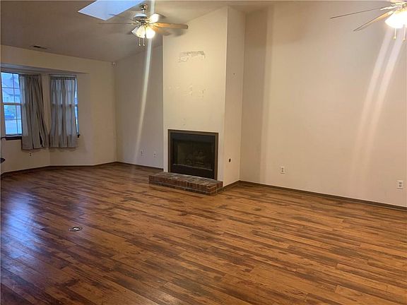 3rd image of 13 Medina Dr
