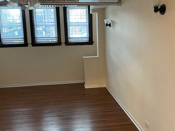 2nd image of 4939 N Whipple St #G