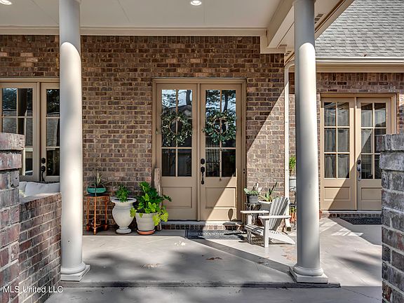 2nd image of 108 Elm Ct