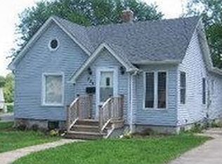 226 Sabin St, Sycamore, IL 60178