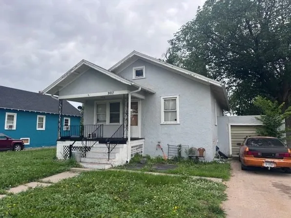 907 N Jefferson St, Lexington, NE 68850