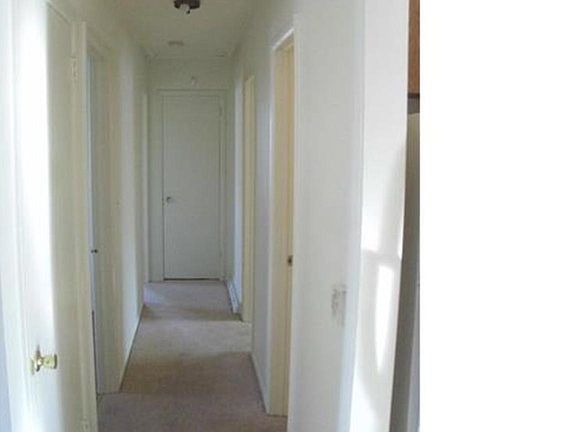 4th image of 8 McCord Dr