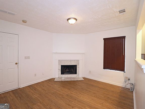 5th image of 5851 Giles Rd