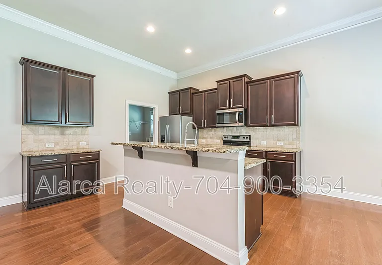 1016 Ridgehaven Rd — Photo 7