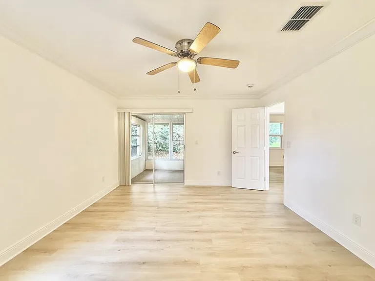 2869 Thistle Ct N — Photo 24