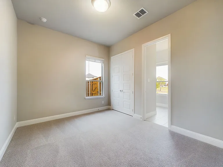 11192 Hocking Hills Dr — Photo 24