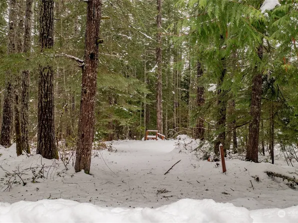 10 N Quinault Place, Hoodsport, WA 98548