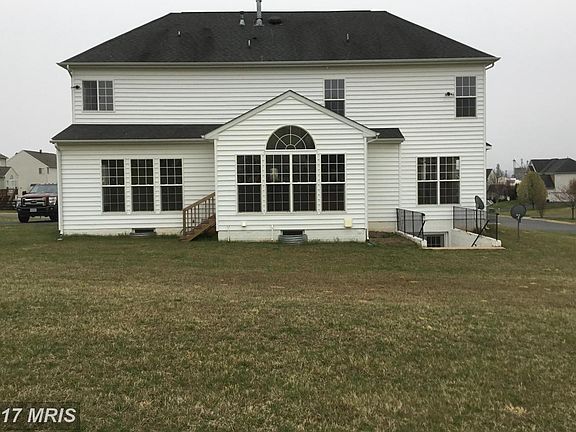 5th image of 15011 Burgandine Ave