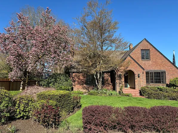 809 NE Jackson School Rd, Hillsboro, OR 97124