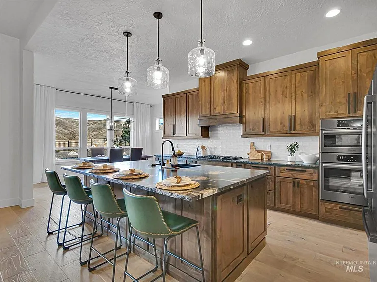 5298 W Parkridge Dr — Photo 4