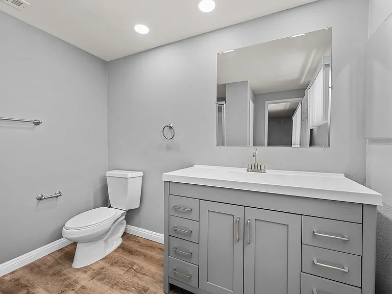 1920 Edith Dr — Photo 6