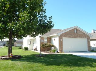 525 Meadows Edge Ln, Indianapolis, IN