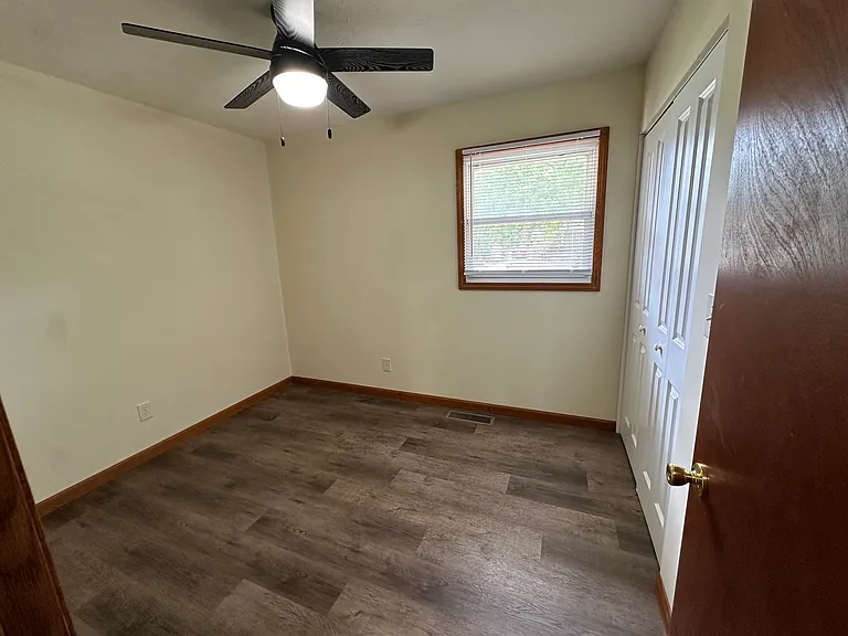 2537 Lafayette Dr — Photo 14