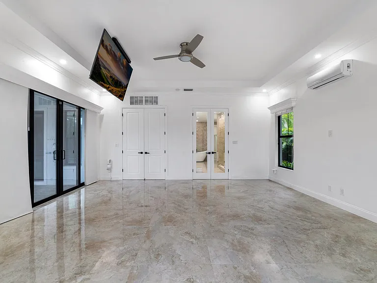 9065 Watercrest Cir E — Photo 17