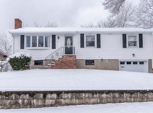 6 Snow Ln, Dedham, MA 02026