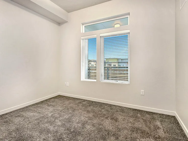Parkway Apartments — Photo 49