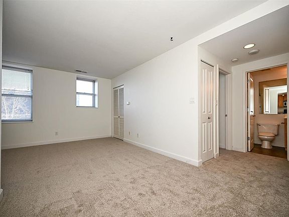 4th image of 5330 Pershing Ave APT 503