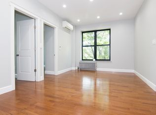 22-55 41st St #2R, Astoria, NY 11105