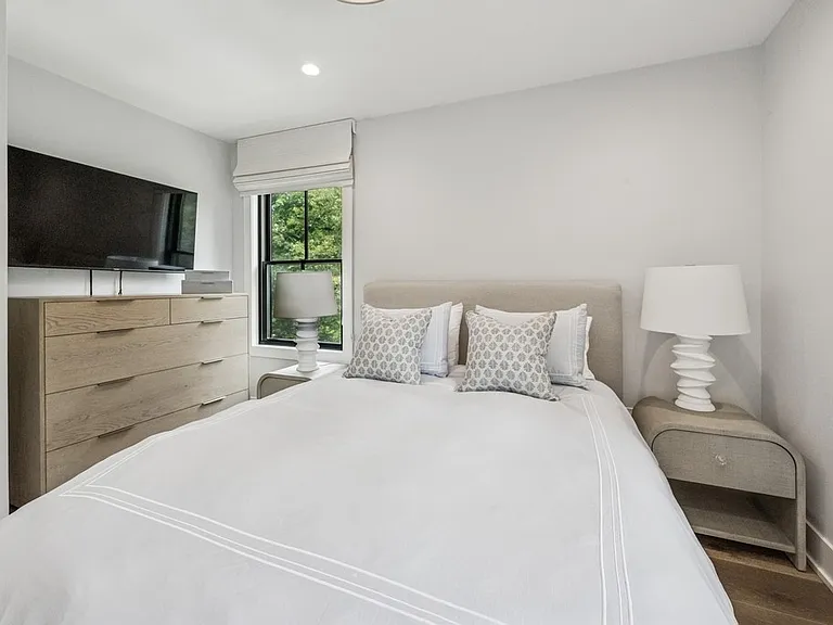 45 Sandra Rd — Photo 35