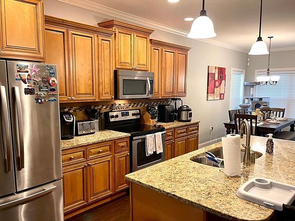 4th image of 659 Continental Dr