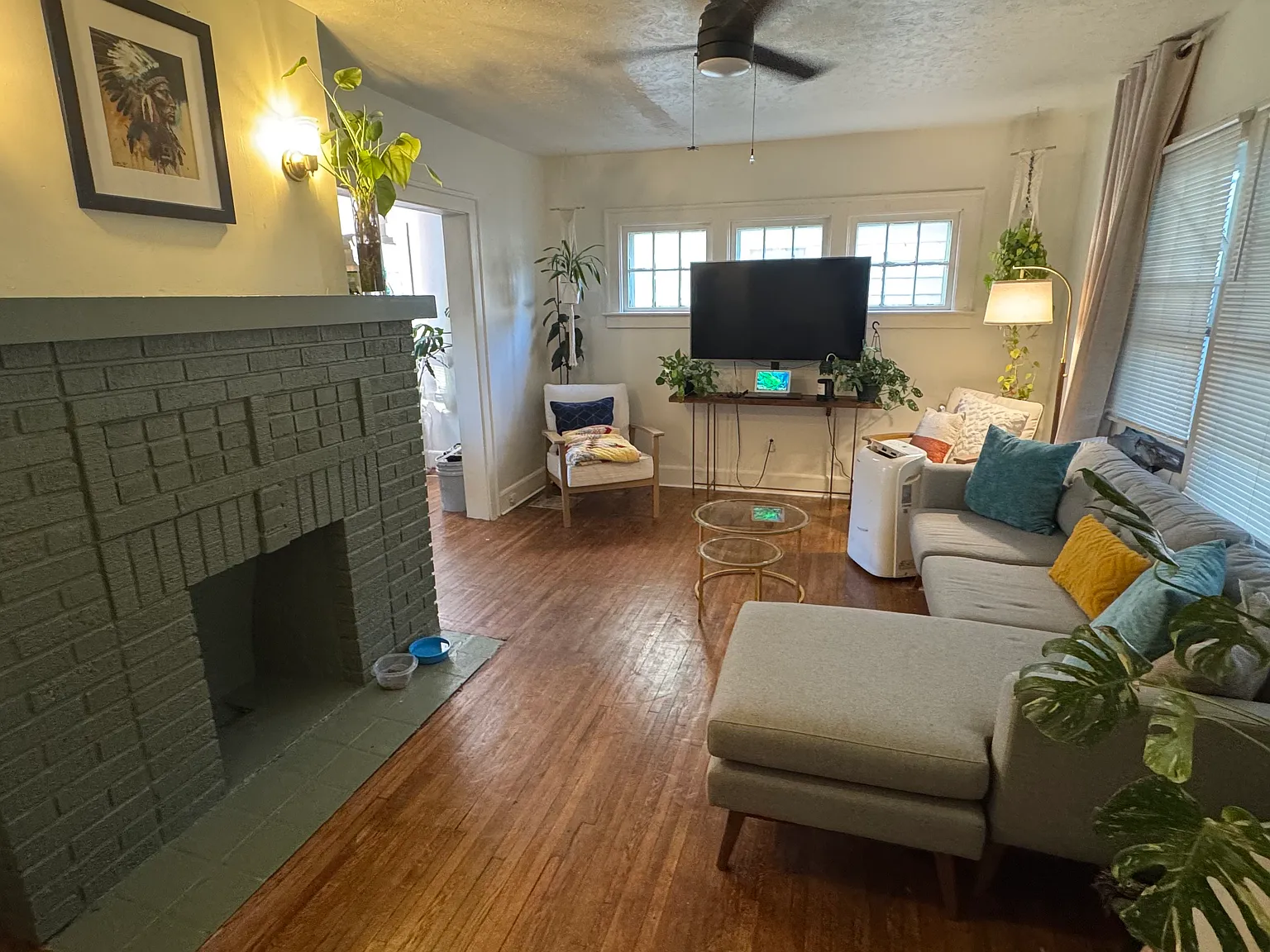 3 bed, 1200 sqft, $1,295 — Photo 2