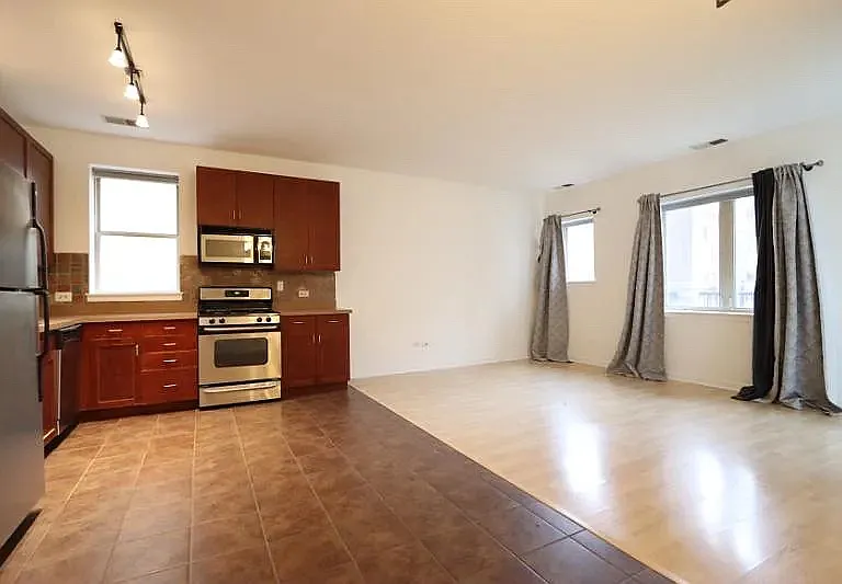 914 S Racine Ave #102 — Photo 2