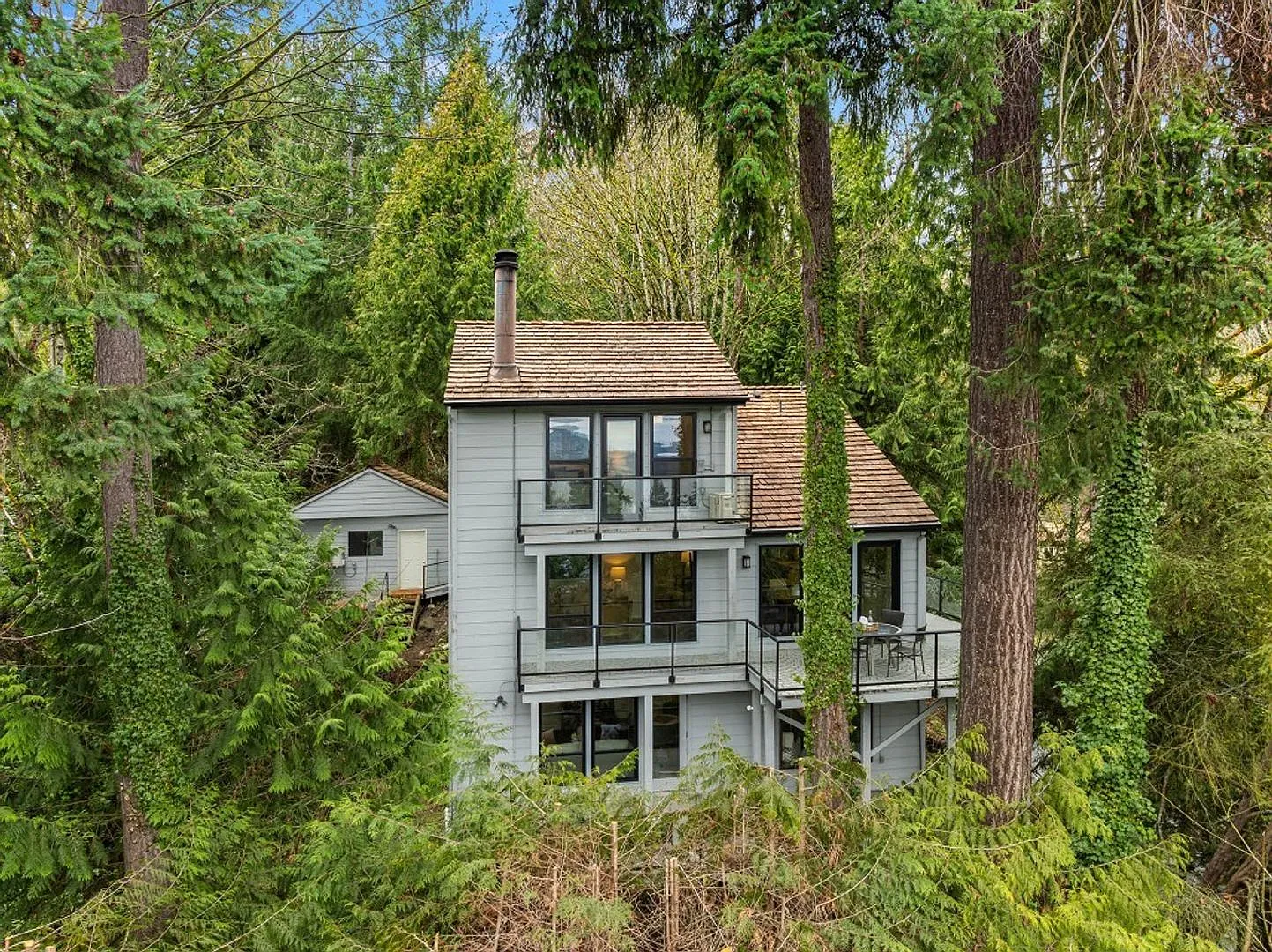 4Bd/2.5Ba Mercer Island Home — Photo 4