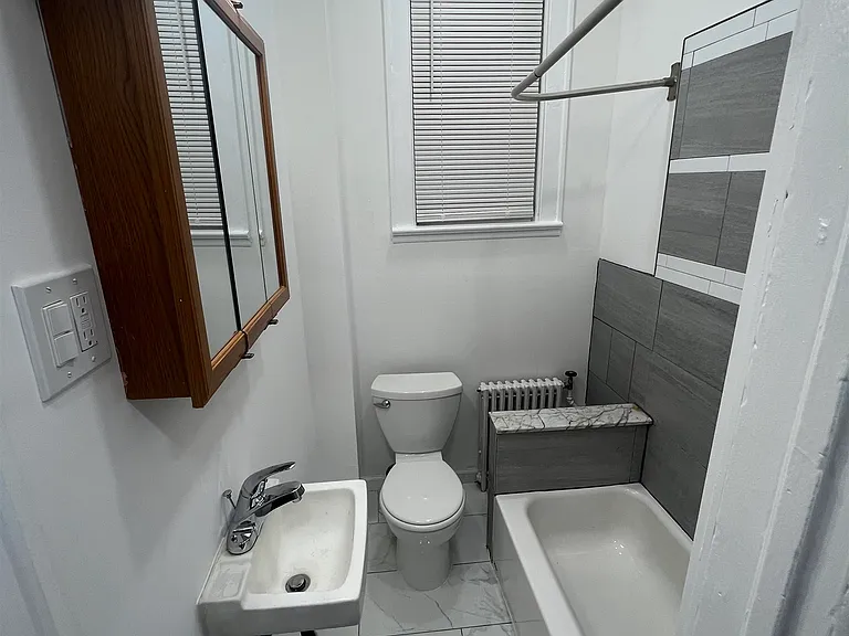 1001 Columbia Ave #1 — Photo 16