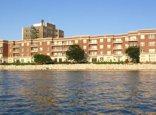 118 S Washington St #312B, Green Bay, WI 54301
