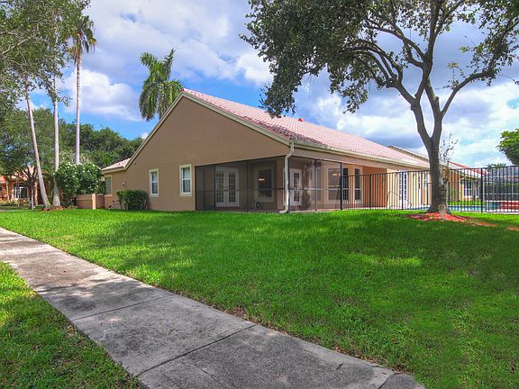 4th image of 3874 Barbados Ave
