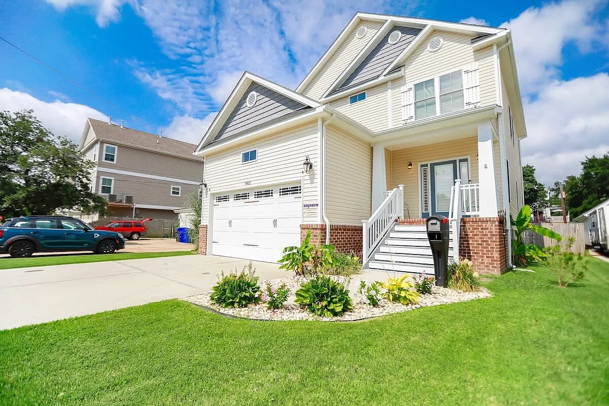 4 bed, 2264 sqft, $5,000 — Photo 1