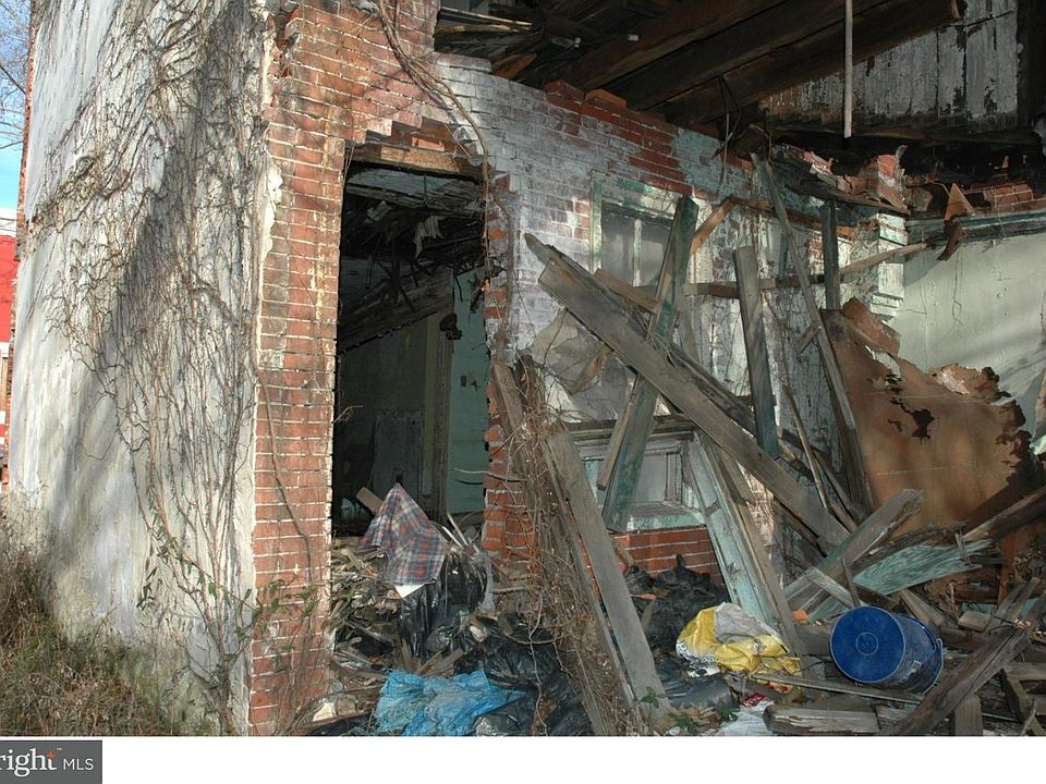 2nd image of 2908 W Gordon St