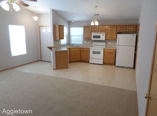 804 Douglas Way, Manhattan, KS 66502