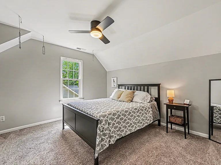 1706 Dallas Ave — Photo 11