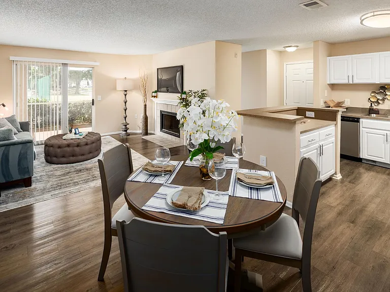 Sawgrass Cove — Photo 1