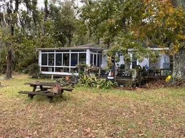 319 W 1st St, Midway, GA 31320