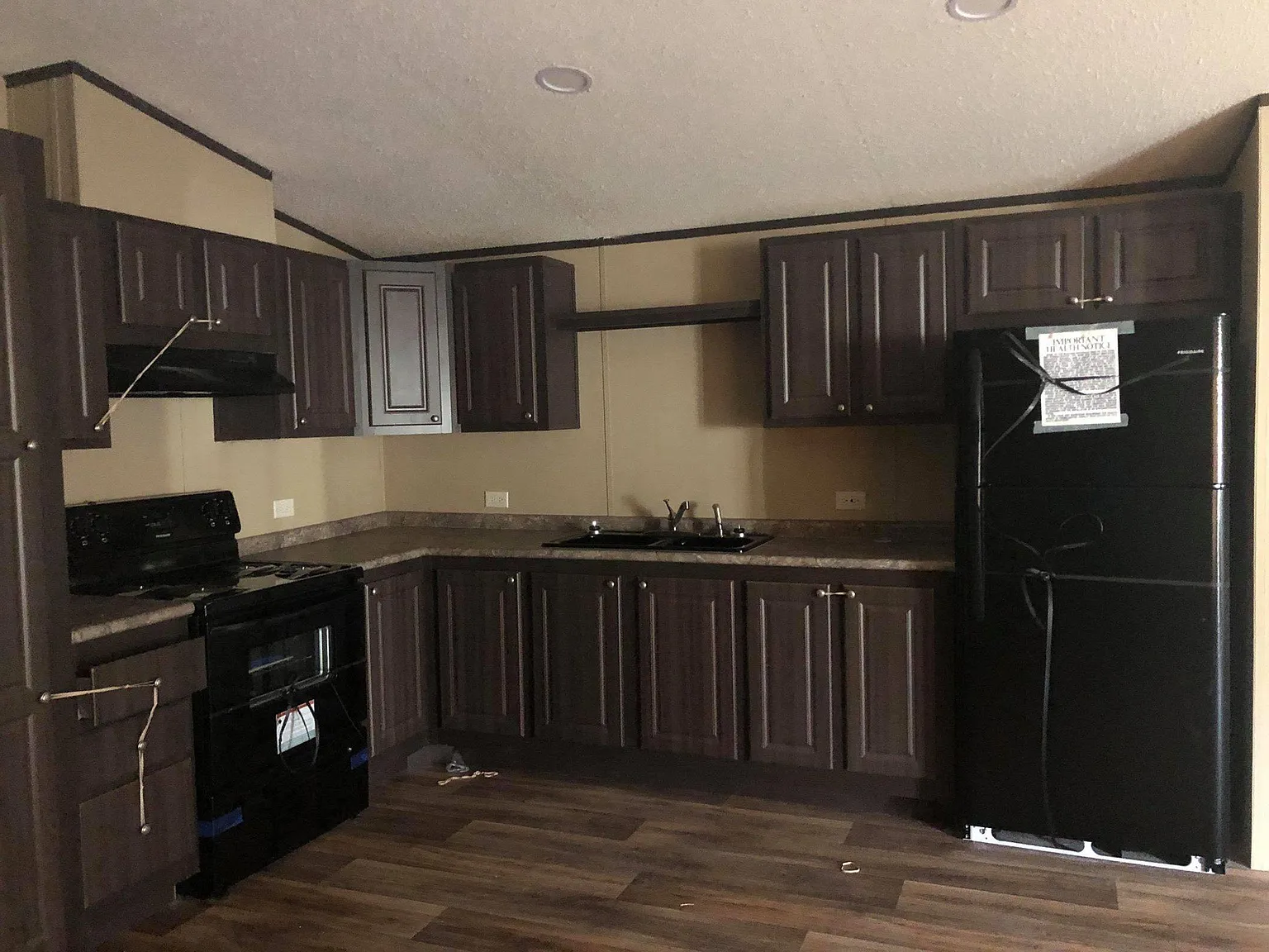 3 bed, 1152 sqft, $995 — Photo 2