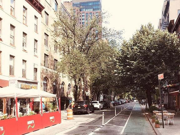 3rd image of 321 E 52nd St APT B