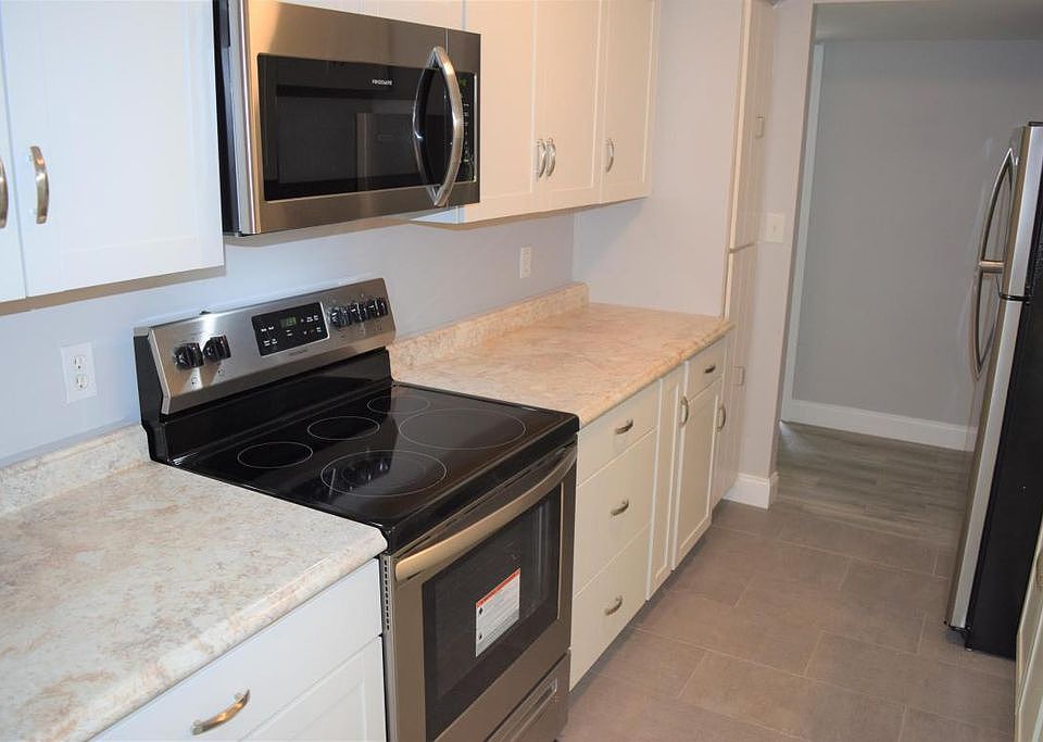 1st image of 180 Berlin Dr
