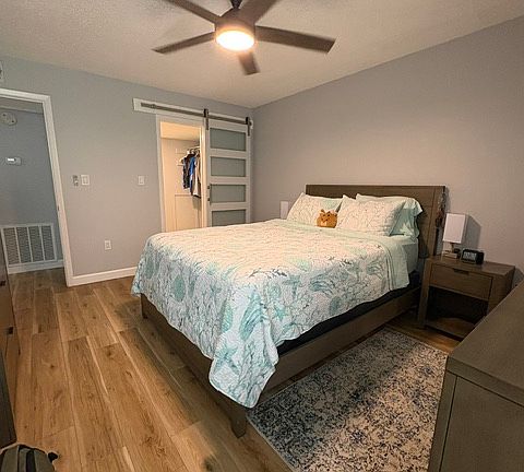 3rd image of 2302 S Manhattan Ave APT 215