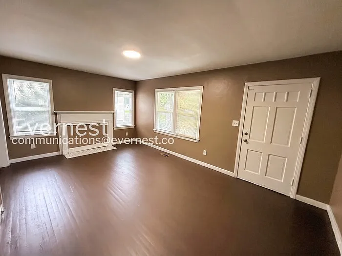 1412 Woodward Rd — Photo 4