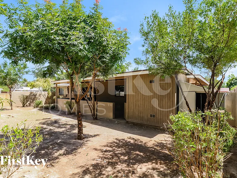 7156 N 17th Dr — Photo 14